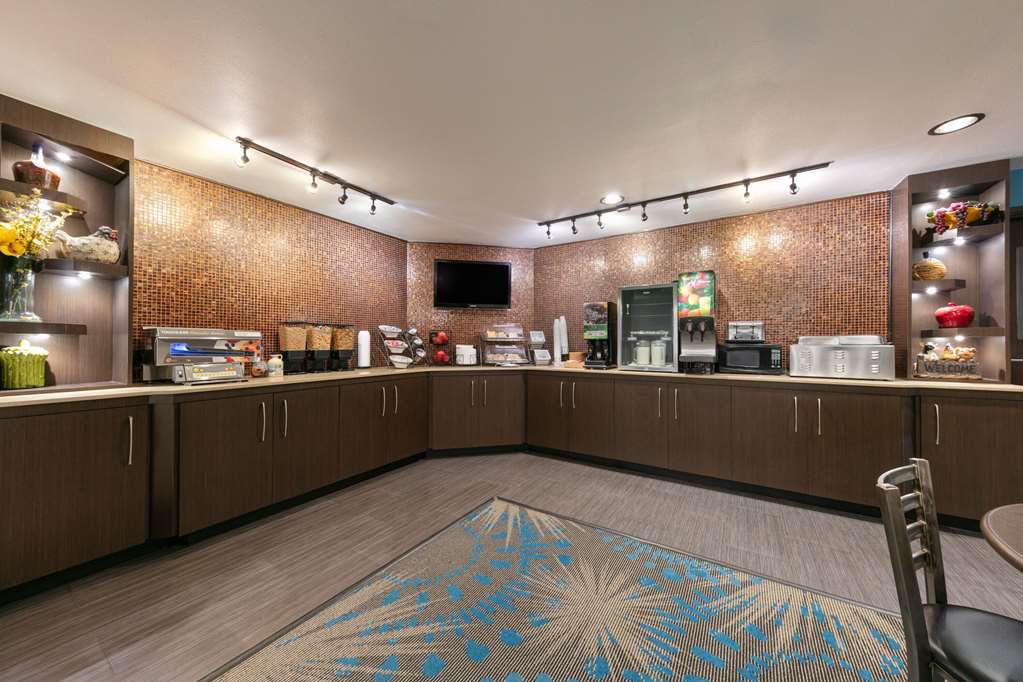 Days Inn by Wyndham Fort Smith - photo 24