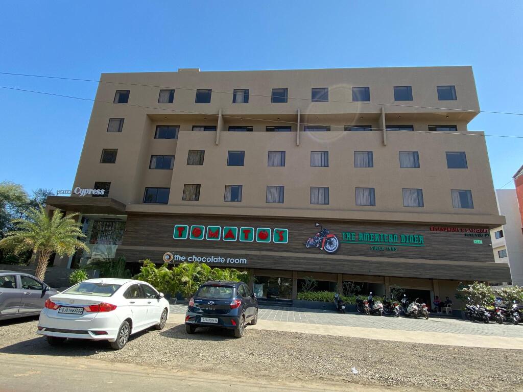 Hotel Cypress — hotel in Nadiad