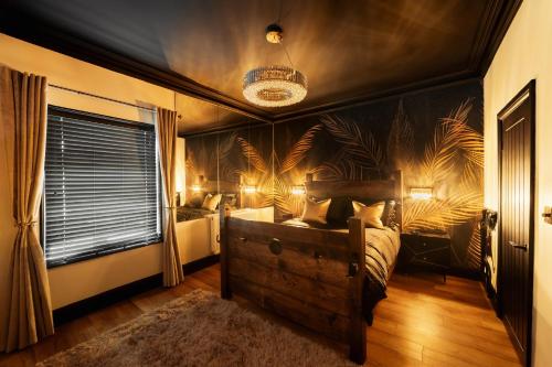 Casa Amor Adult Only Retreat Midlands — 4-Star Luxury Hotel in Stoke-On-Trent, United Kingdom