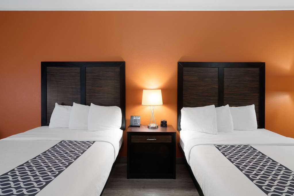 La Quinta Inn & Suites by Wyndham Prattville - photo 29
