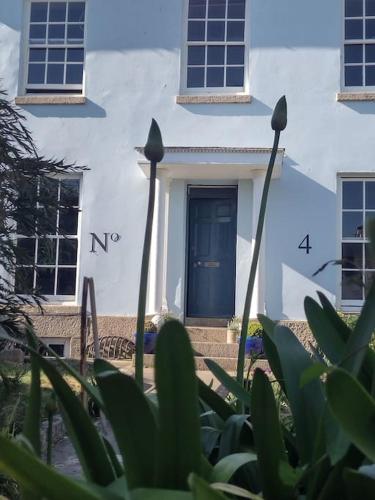 A Townhouse in Central Penzance — 4-Star Luxury Hotel in Penzance, United Kingdom
