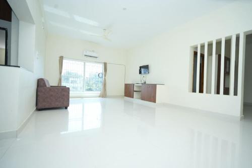 Bhakti Bliss Homestay New Spacious and luxurious 3BHK with AC WiFi and Android TV 5mins From Highway Upto 20 Guests — 4-Star Luxury Hotel in Tirupati, India