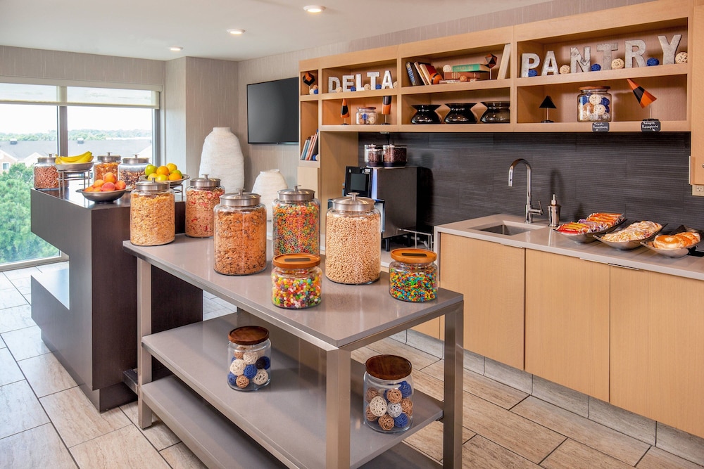 Delta Hotels by Marriott Chesapeake Norfolk - photo 24