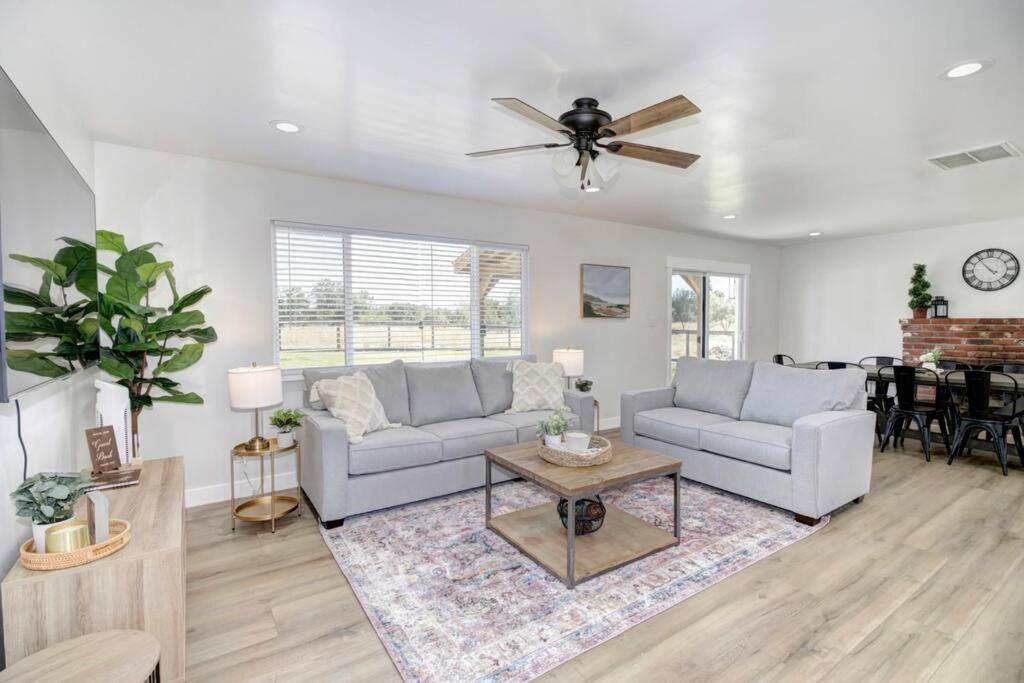 New Listing Country Property Pet Friendly W&D — 4-Star Luxury Hotel in Loomis, United States