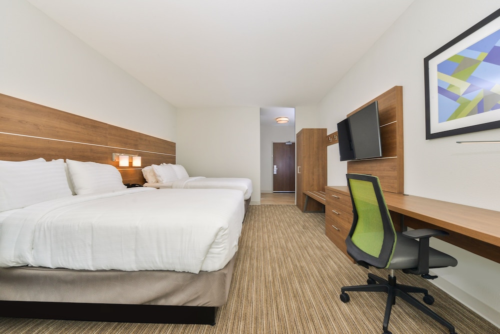 Holiday Inn Express & Suites Chadron by IHG - photo 4