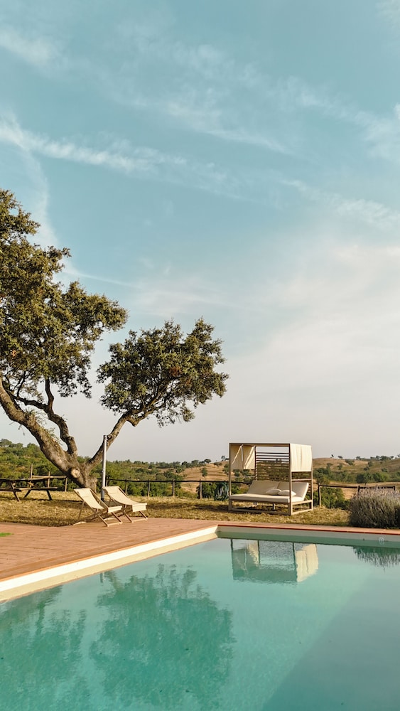 Herdade Vale de Cabras - carbon neutral hotel in Portel