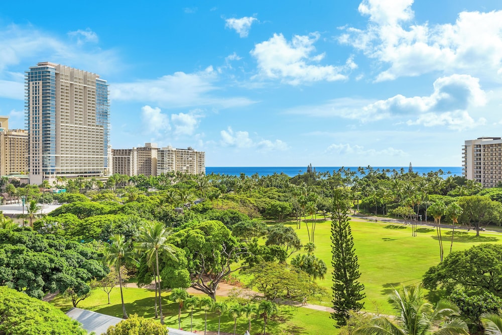 Luana Waikiki Hotel & Suites - photo 190