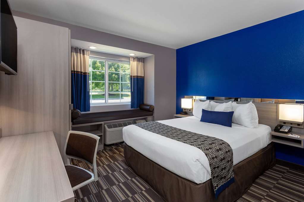 Microtel Inn & Suites by Wyndham Bethel Danbury - photo 8