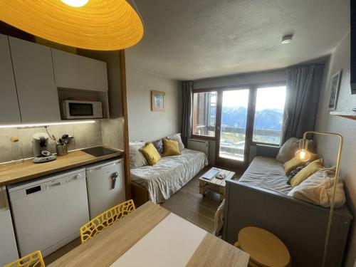 Appartement Huez 2 pièces 5 personnes FR 1 405 165 — 4-Star Luxury Hotel in Huez, France