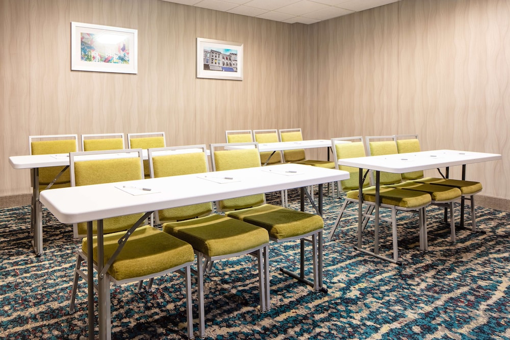 Hampton Inn Freeport - photo 26