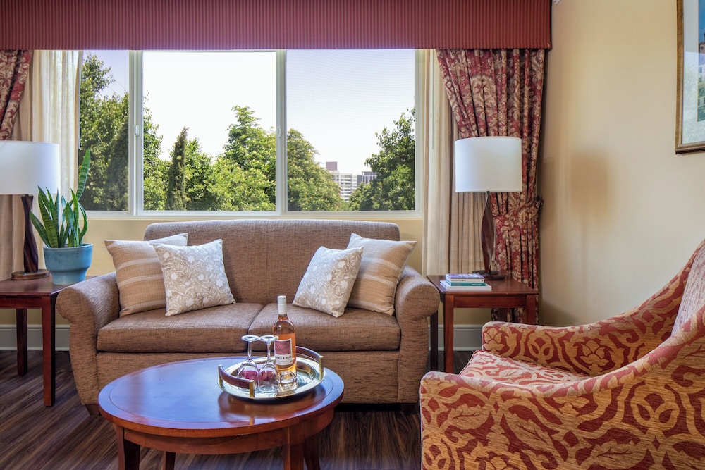 Park Lane Suites and Inn - photo 29