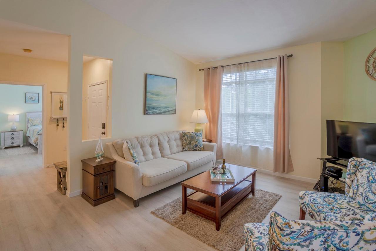 Wfh Away From Home Free Wi Fi And Parking 4mi To Clearwater Beach — 4-Star Luxury Hotel in Clearwater, United States