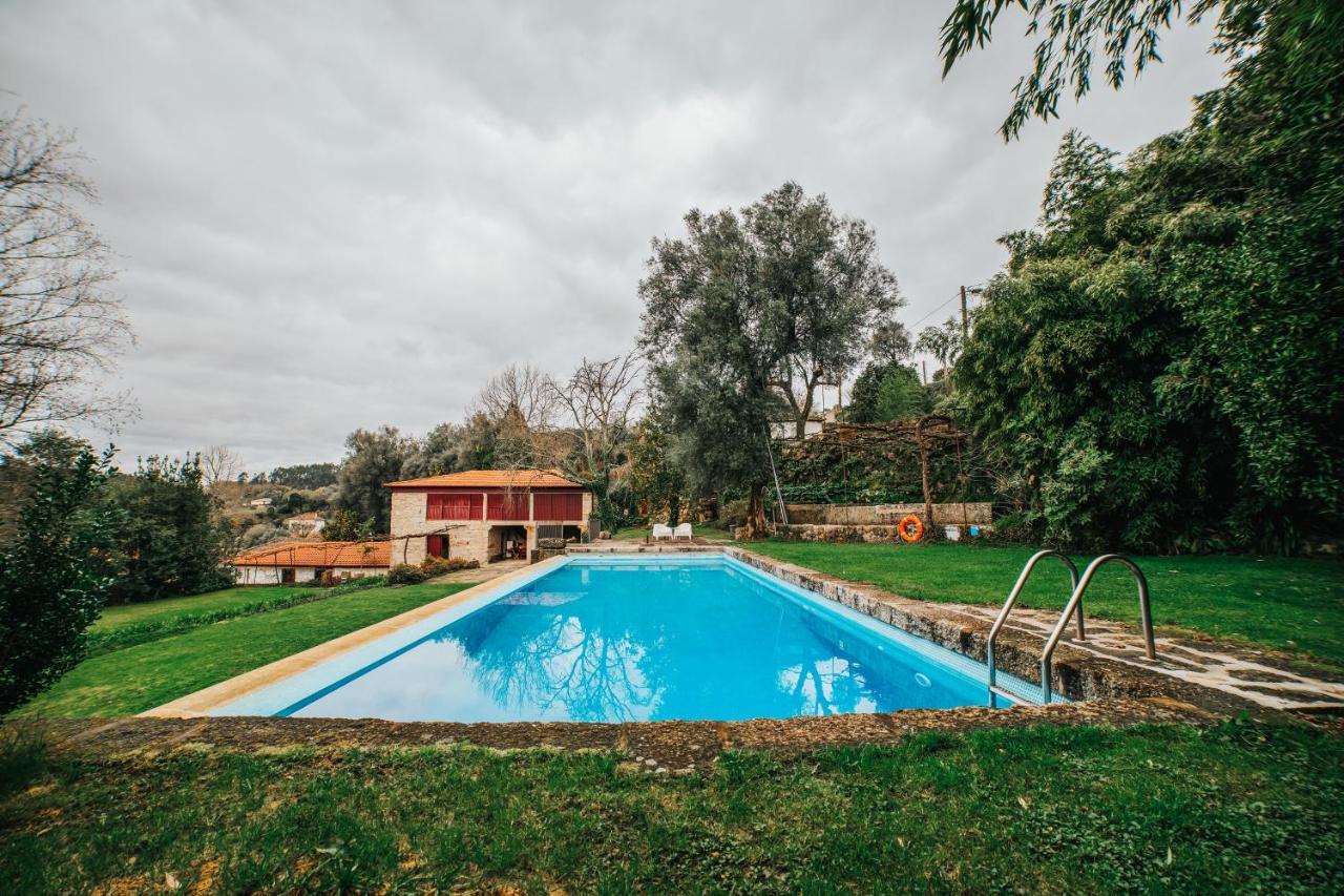 Casa de Alfena com jardim e piscina privada — 4-Star Luxury Hotel in Povoa De Lanhoso, Portugal