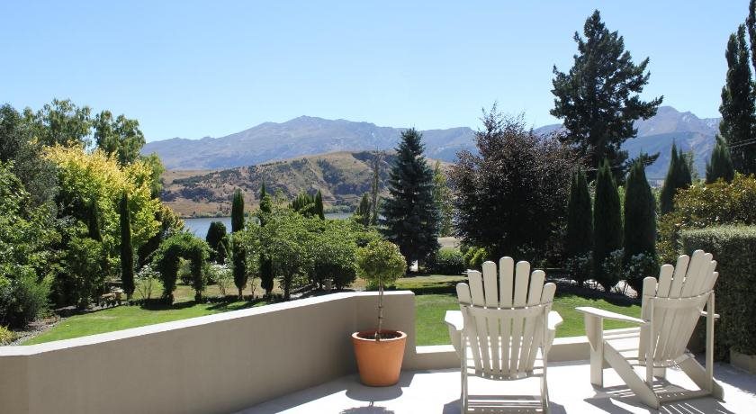 The Turret Bed and Breakfast — 4-Star Luxury Hotel in Queenstown, New Zealand