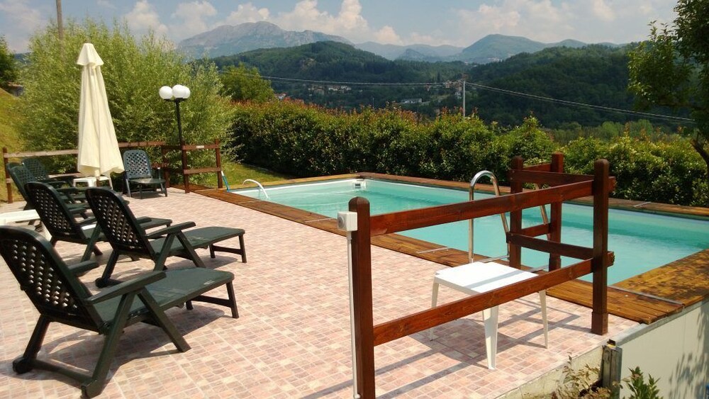La Collina dei Franchi — hotel in Camporgiano