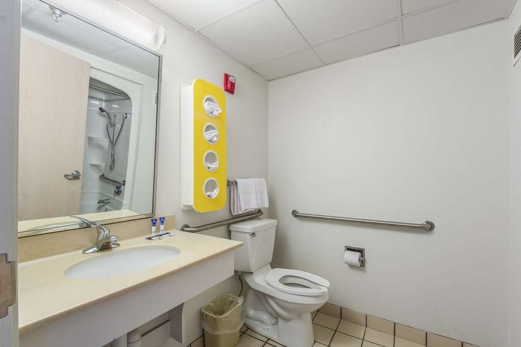 Americas Best Value Inn Knoxville East - photo 14
