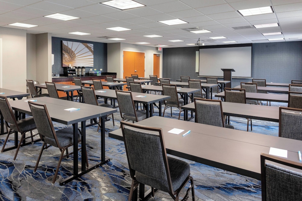 Fairfield Inn & Suites by Marriott Charlotte Matthews - photo 24