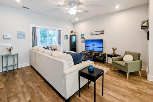 4563 Summey Street in Charleston, United States