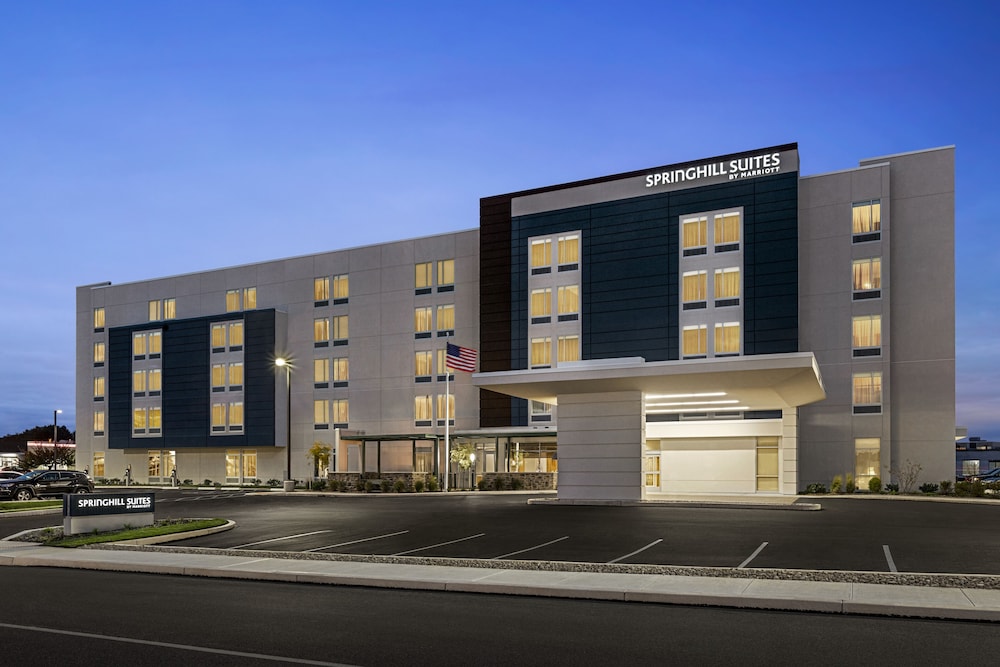 Springhill Suites By Marriott Fargo — Fargo