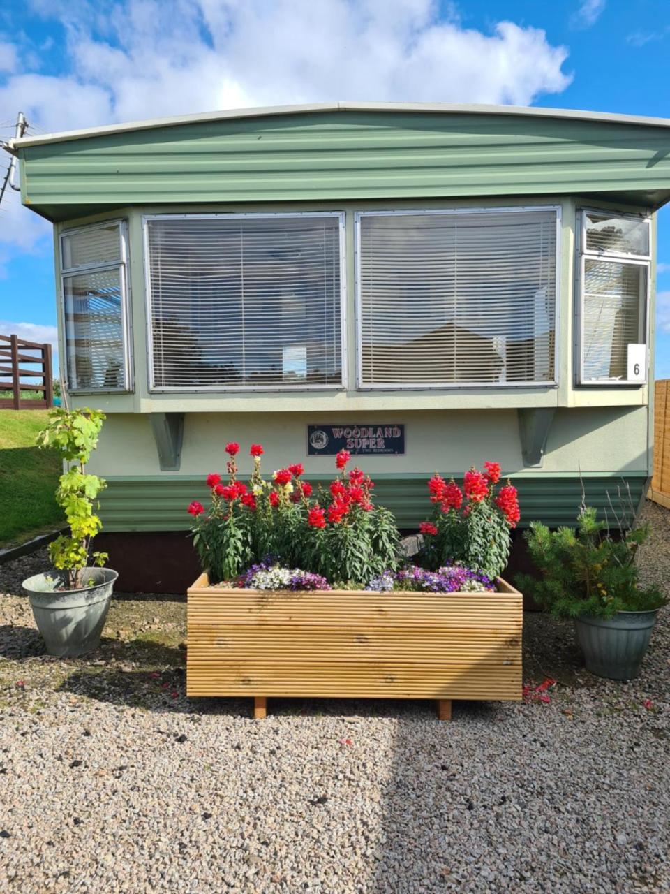 Rowanlea Caravan - carbon neutral hotel in Stonehaven