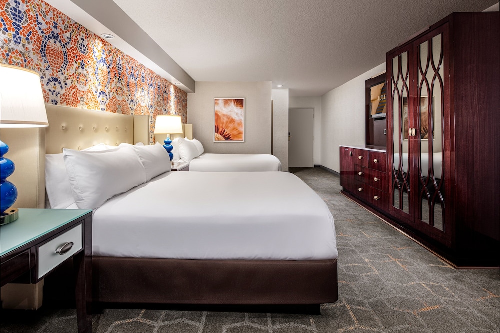 Luxor Hotel and Casino - photo 21