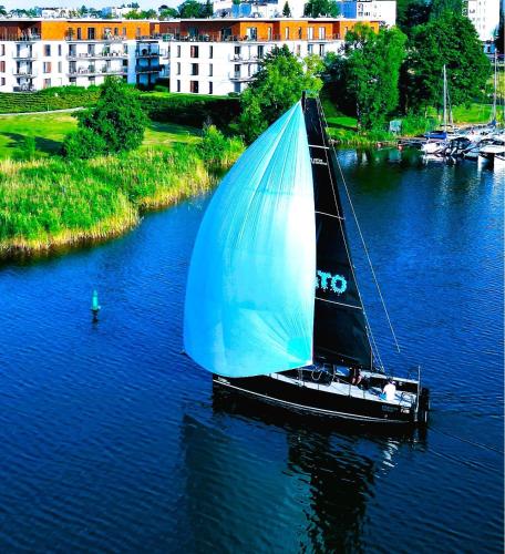 Marina Ilavia przy jeziorze ogródek garaż podziemny winda klimatyzacja 2xTV z Netflix — 4-Star Luxury Hotel in Ilawa, Poland
