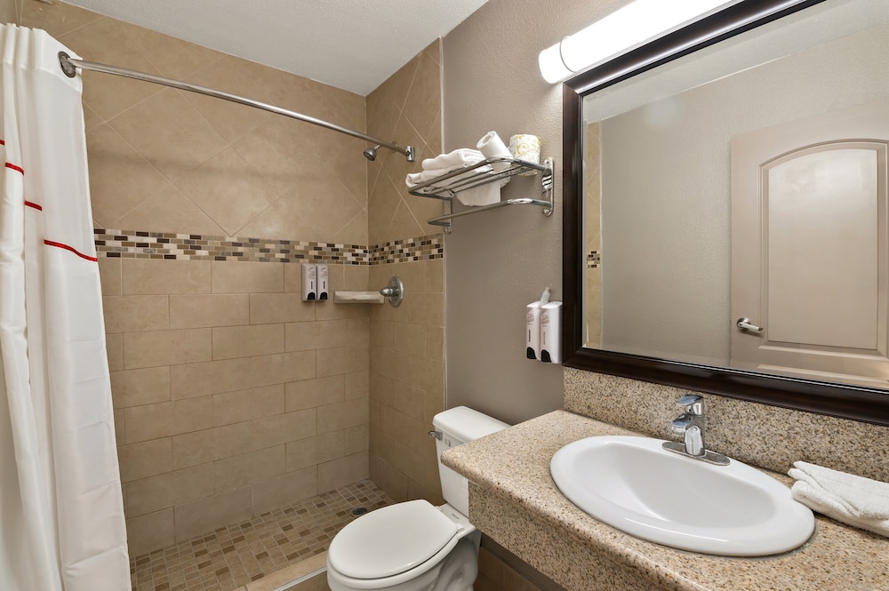 Red Roof Inn Los Angeles Bellflower - photo 16