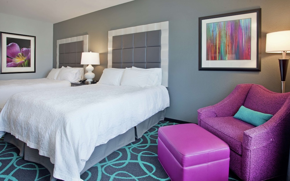 Hampton Inn Kearney - photo 14