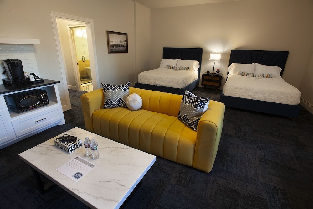 Greyhound Inn - photo 10