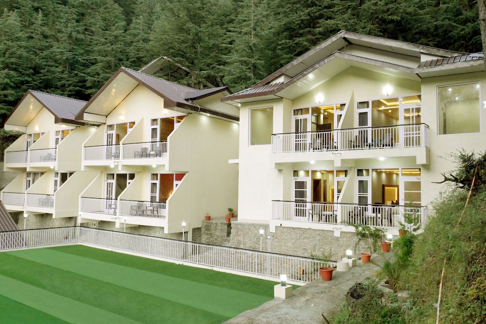 Nature Villa Resort - carbon neutral hotel in Kasauli