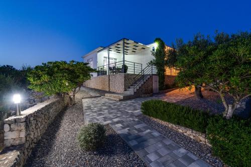 Holiday House Josip — 4-Star Luxury Hotel in Rogoznica, Croatia