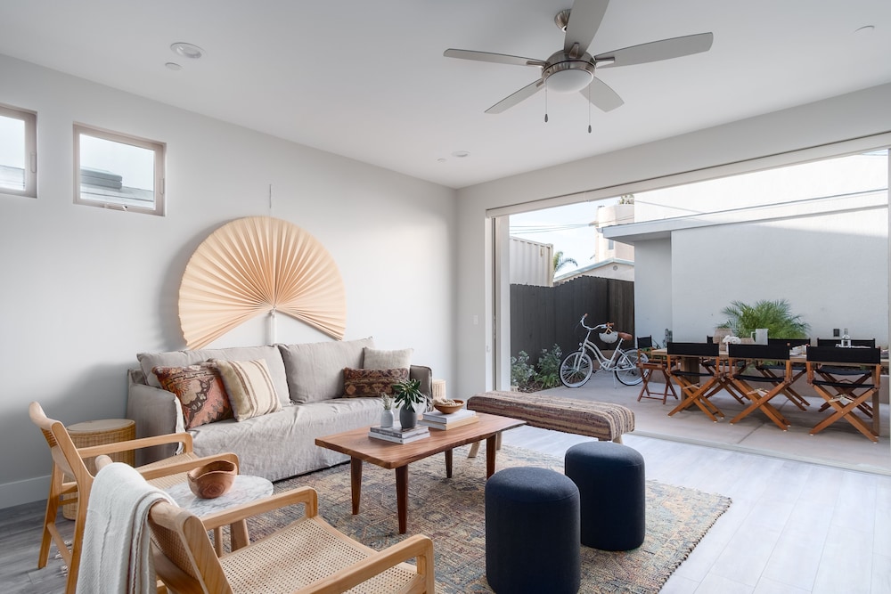 Skyline By Avantstay Modern Beach Retreat w Spacious Patio & Rooftop Views - photo 16