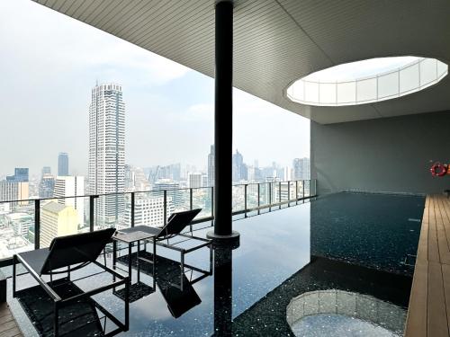 Contemporary Stylish 1BR Ultra Fast Wifi Silom