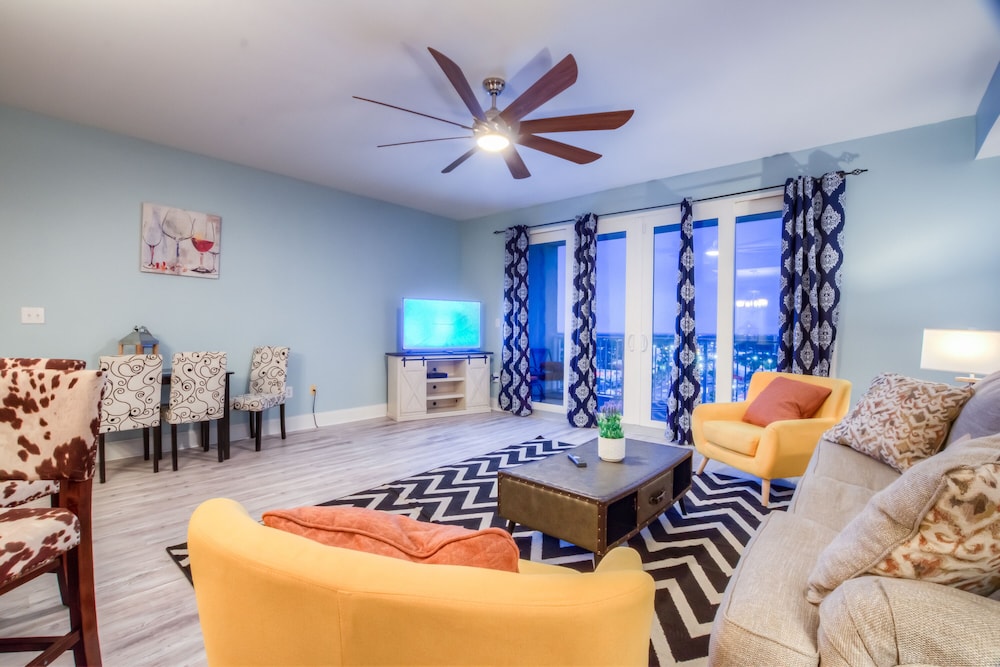 Laketown Wharf Resort by Aneliya's Rentals - photo 576