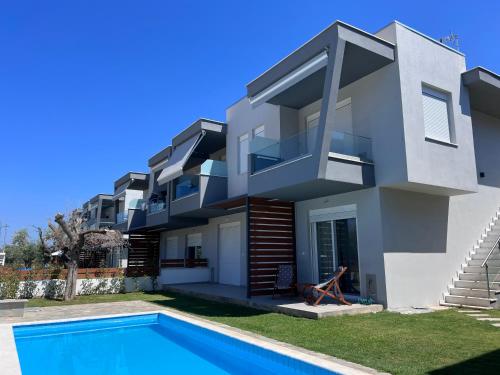 Emerald Luxury Apartments — 4-Star Luxury Hotel in None, Greece