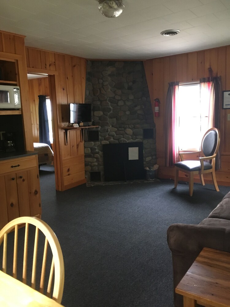 Gilcrest Cottages and Motels - photo 75