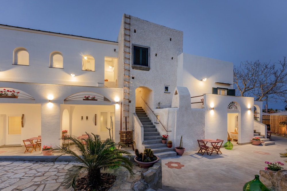 Cala Cala Rooms Restaurant & Farm Experience — 4-Star Luxury Hotel in Procida, Italy