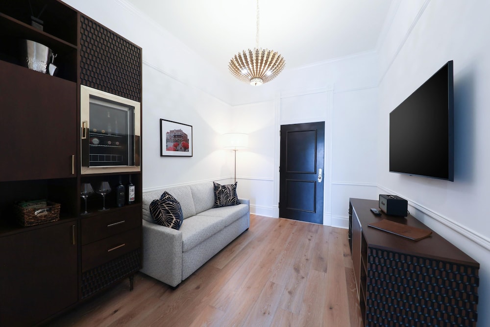 Fairmount Hotel - photo 10