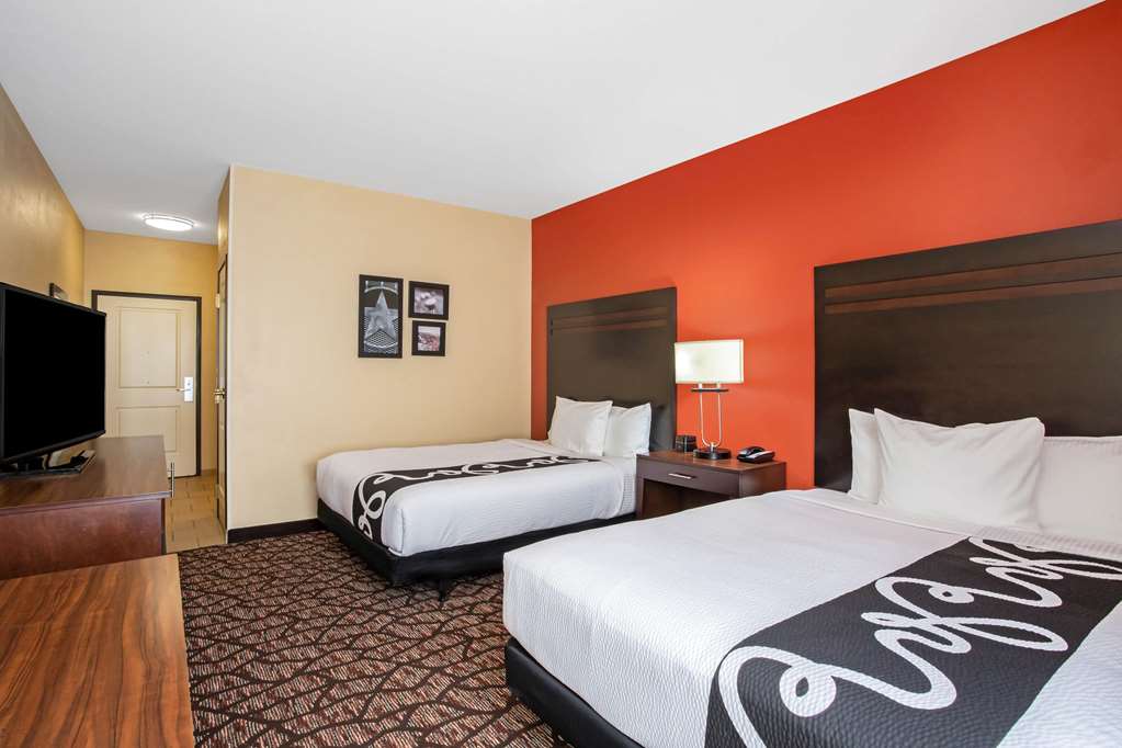 La Quinta Inn & Suites by Wyndham Pecos - photo 21