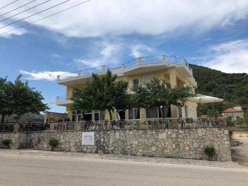 Eirini - carbon neutral hotel in Neochorion