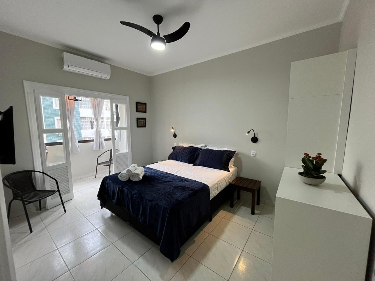 Apto Com 2 Varandas Vista Para O Mar E AC — 4-Star Luxury Hotel in Santos, Brasil