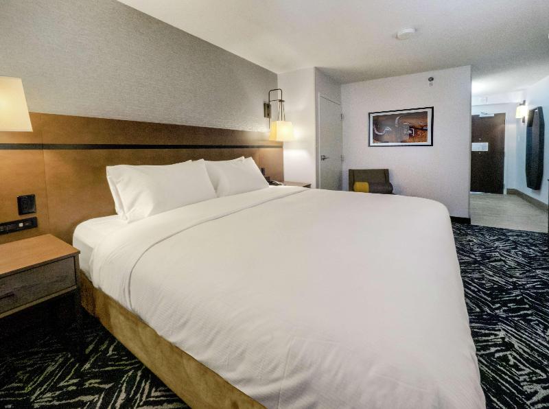 DoubleTree by Hilton Jamestown - photo 23