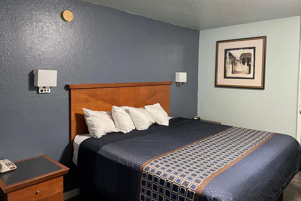 Days Inn by Wyndham Pratt - photo 6