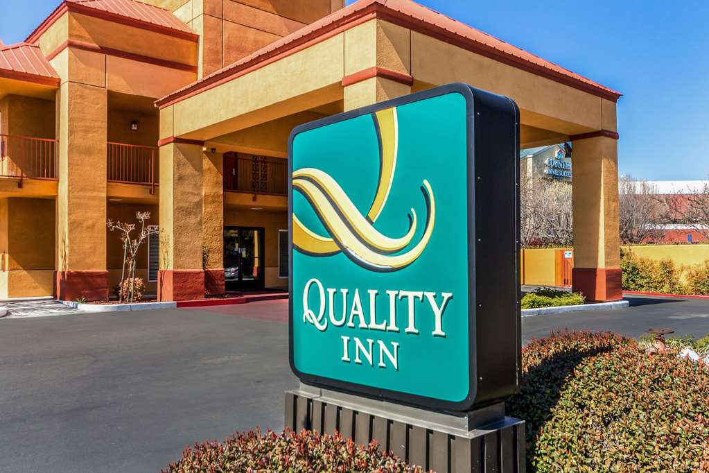 Quality Inn Fresno Near University - photo 2