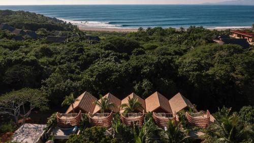 Casa Palmeras 1 Amazing Beach House — 4-Star Luxury Hotel in Brisas De Zicatela, Mexico