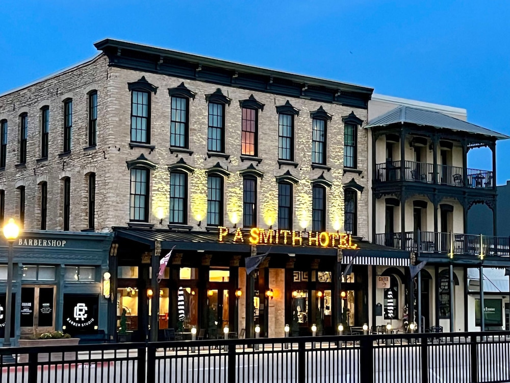 P.A. Smith Hotel — hotel in Navasota