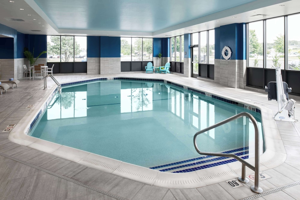Hampton Inn Seekonk - photo 23