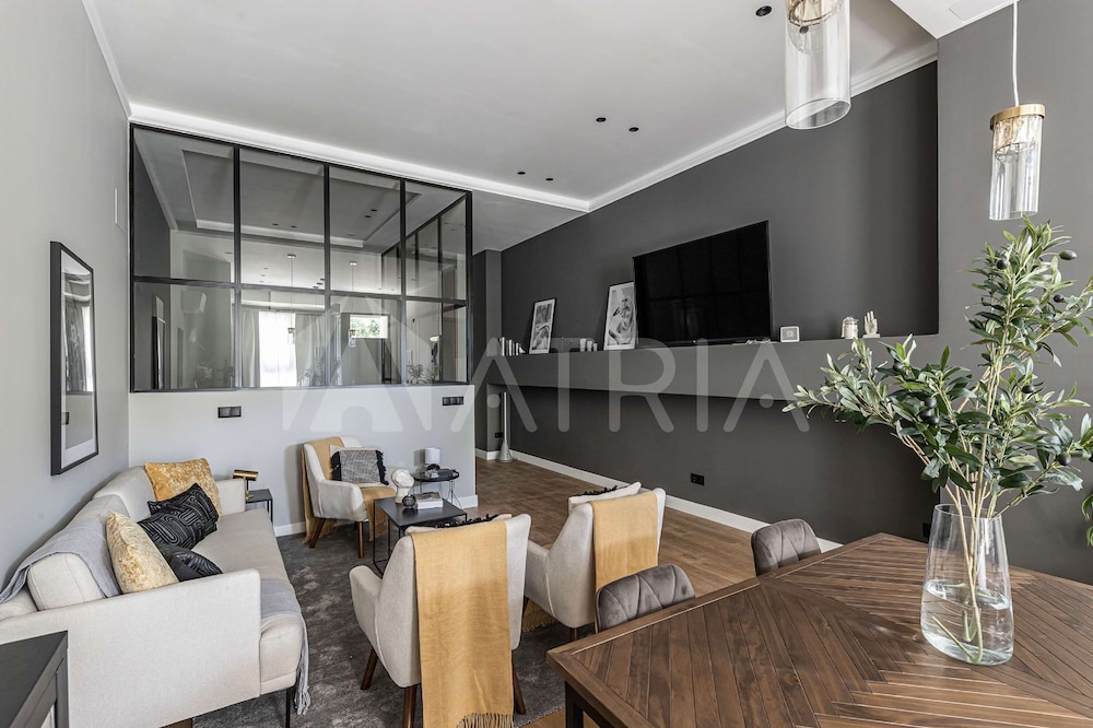 Flat 4 10m Walk to Bernab u Real Madrid Stadium Madrid hotel