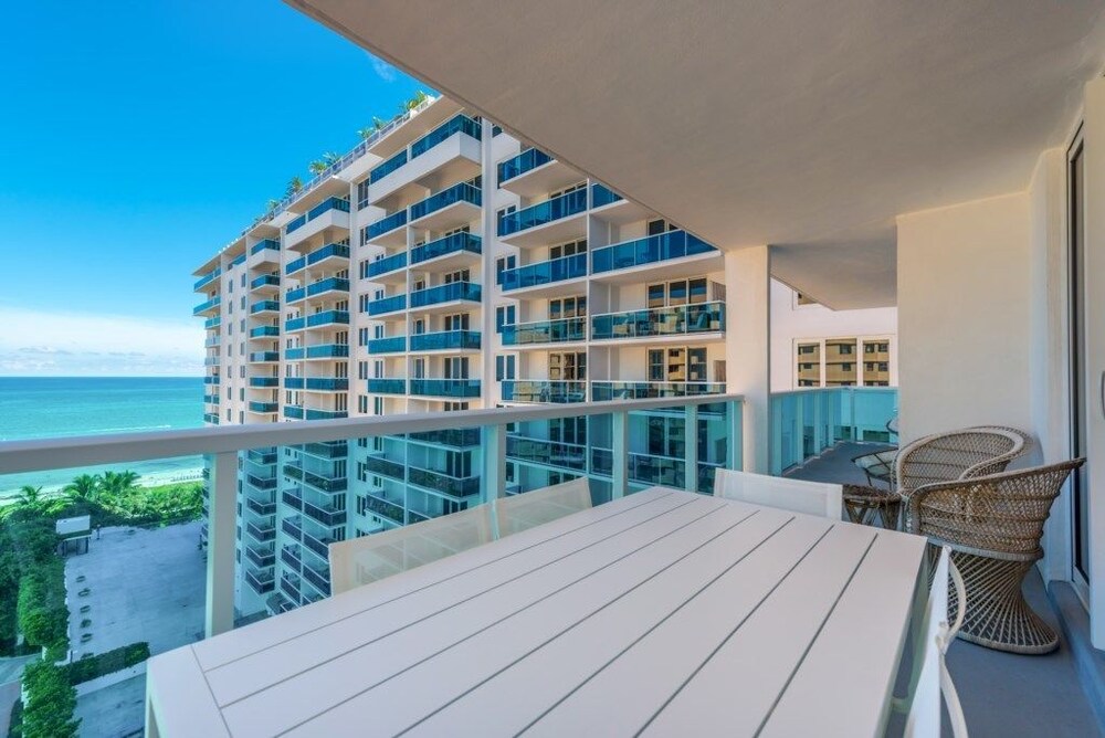 Eco hotel Condo #239377 2 Bedrooms 2.5 Bathrooms Hotel Room - photo 25