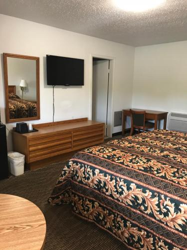 Budget Inn Greenville - photo 13
